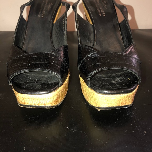 Donald J Pliner Black Wedge sz 8.5 - Picture 2 of 8